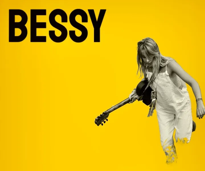 Charlotte Bessy avec sa guitare sur le visuel Bessy
